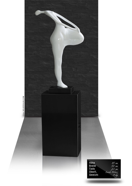 Female act sculpture large